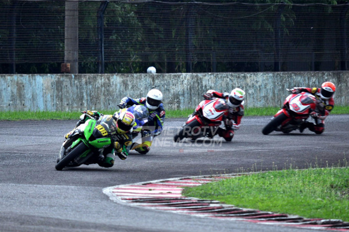 Pembalap Kawasaki Manual Tech, AM Fadli, harus mendapatkan perlawanan dari sejumlah pembalap lainnya untuk memburu podium pertama.