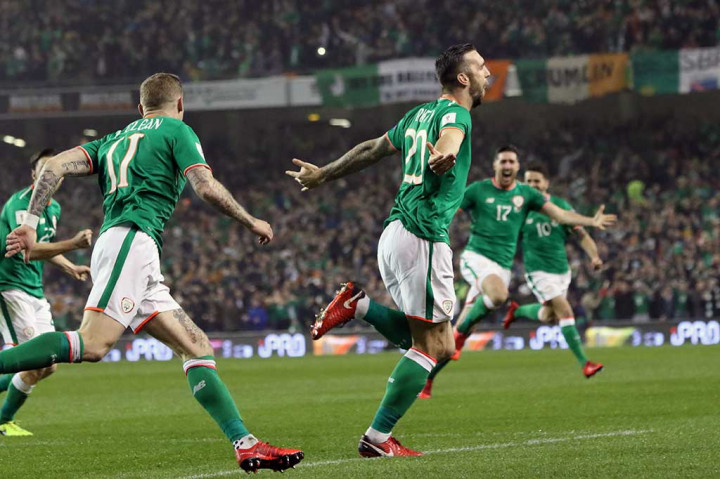 Denmark tertinggal terlebih dahulu saat laga baru berjalan enam menit, setelah pemain tuan rumah Shane Duffy memanfaatkan kemelut di depan gawang Kasper Schmeichel.