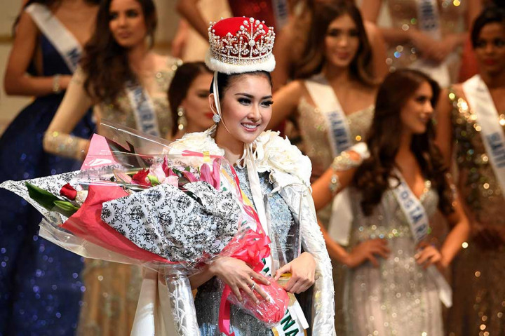 Kevin Lilliana lahir di Bandung 5 Januari 1996,  runner up 1 pada kontes kecantikan Puteri Indonesia 2017 dan meraih gelar Puteri Indonesia Lingkungan 2017.  