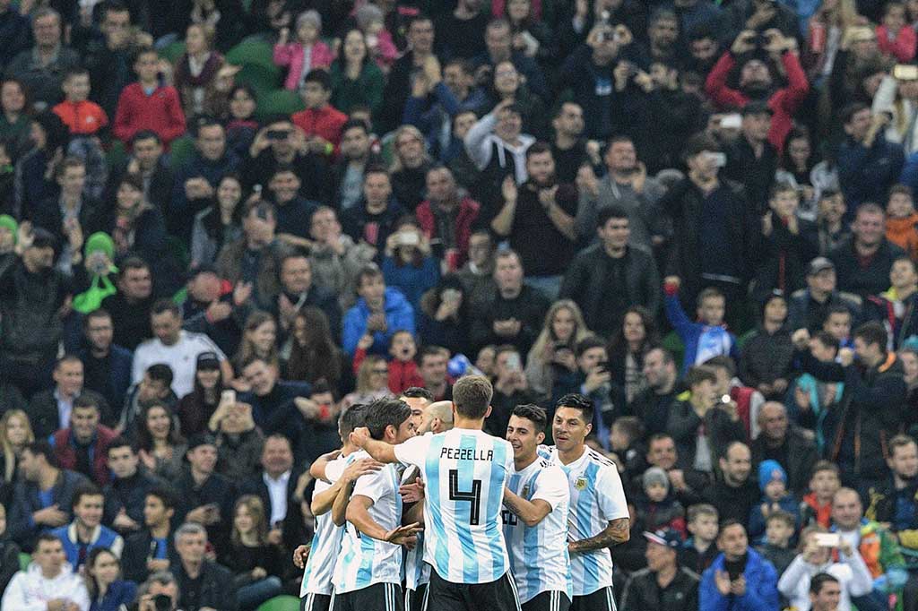 Argentina unggul terlebih dahulu lewat tendangan bebas melengkung Ever Banega pada menit ke-27.