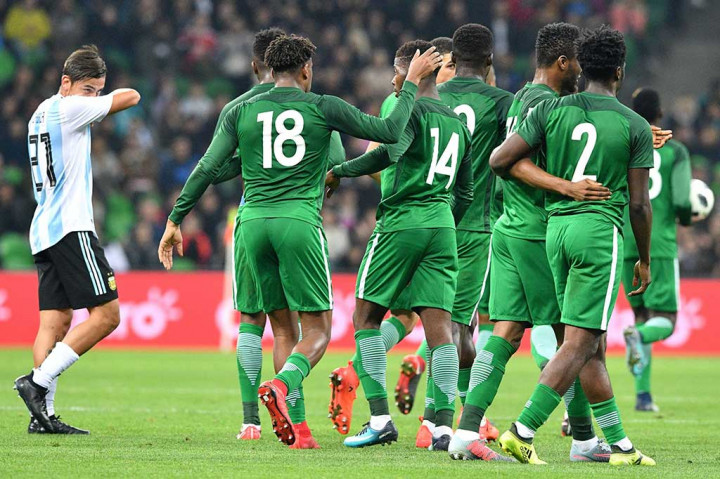 Nigeria berhasil memperkecil ketertinggalan menjadi 1-2 pada menit ke-44 lewat tendangan bebas Kelechi Iheanacho.