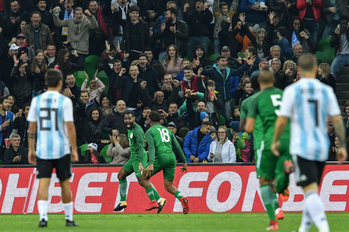 Dua menit berselang, Nigeria membalikkan keadaan menjadi 3-2 lewat Bryan Idowu.