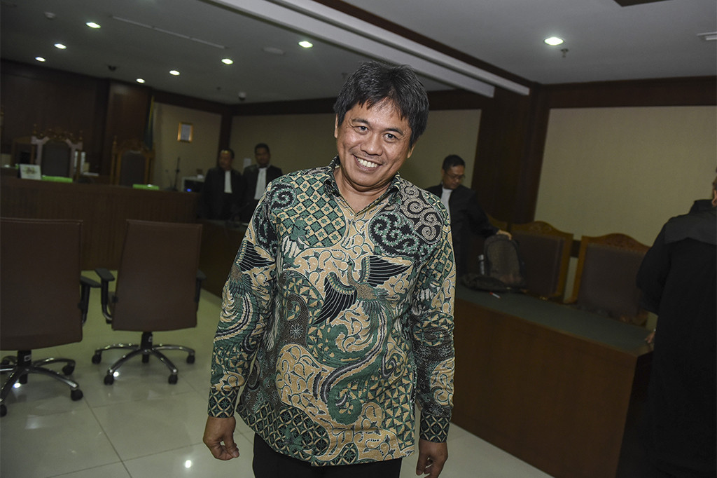 Selain menjatuhkan hukuman penjara sembilan tahun, Musa juga harus membayar uang pengganti kerugian negara terkait uang yang dia terima sebesar Rp 7 miliar.
