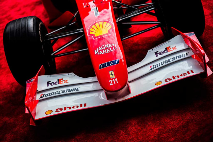 Mobil yang pernah dipakai legenda Formula 1 Michael Schumacher, Ferrarin F2001 laku terjual seharga USD7,5 juta (sekitar Rp101 miliar), dalam lelang di rumah lelang Sotheby.