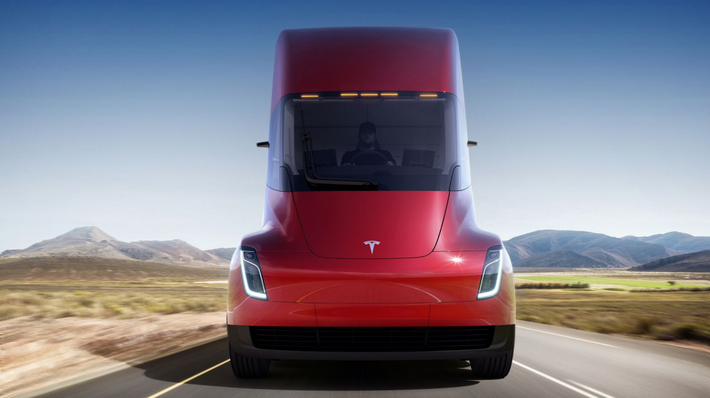 Tesla Semi mampu melejit dari kecepatan 0-60 km/jam dalam lima detik. Pengisian batereinya hingga penuh butuh waktu 30 menit yang dapat dipakai menempuh jarak 800 ribu kilometer.