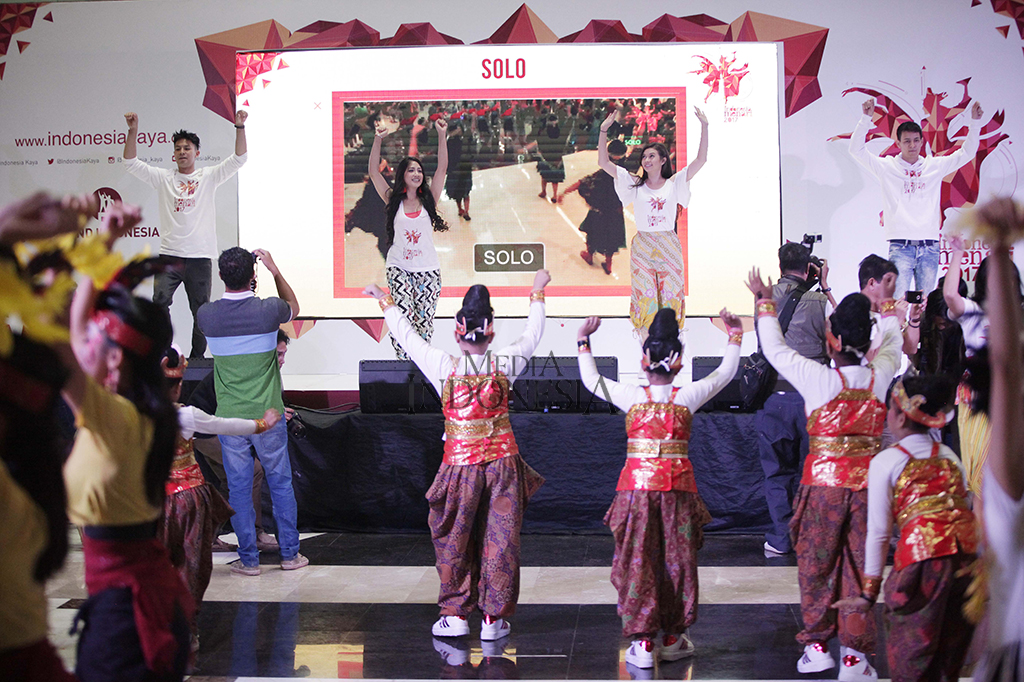 Dalam acara tersebut, ikut berpartisipasi sejumlah selebritis Tanah Air, yaitu Fero Walandouw, Yuki Kato, dan Marcell Darwin untuk Jakarta, Ayushita dan Rangga Moela di Solo, dan Citra Kirana dan Morgan Oey.