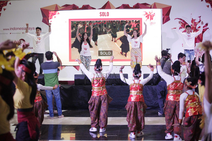 Dalam acara tersebut, ikut berpartisipasi sejumlah selebritis Tanah Air, yaitu Fero Walandouw, Yuki Kato, dan Marcell Darwin untuk Jakarta, Ayushita dan Rangga Moela di Solo, dan Citra Kirana dan Morgan Oey.