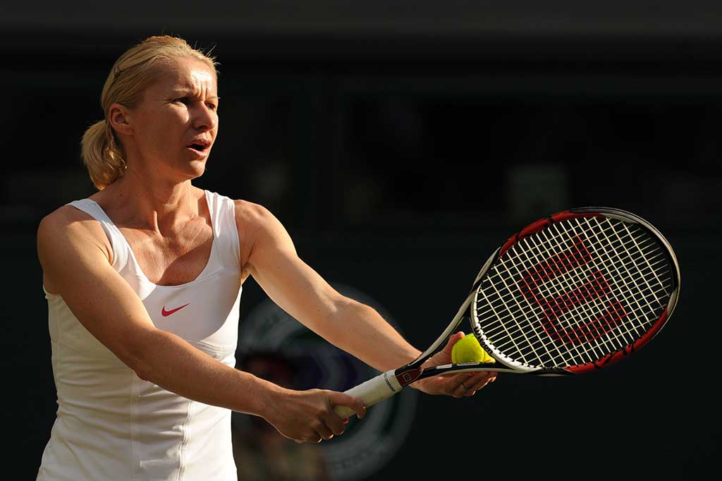 Selama 14 tahun karir profesional sebagai petenis, Novotna memenangi 24 gelar tunggal dan 76 gelar ganda. AFP/Adrian Dennis
