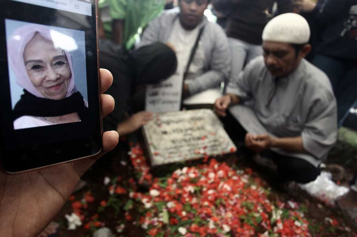 Sebelumnya, seniman tiga zaman tersebut mengembuskan napas terakhir di kediamannya kawasan Jakarta Barat, Senin, 20 November 2017 malam. Laila Sari meninggal di usia 82 tahun. ANTARA/Muhammad Adimaja
