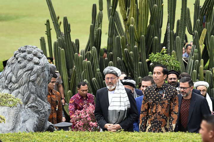 Kunjungan delegasi Majelis Tinggi Perdamaian Afghanistan ke Indonesia itu dalam rangka upaya mencari solusi mendamaikan kelompok-kelompok yang berseteru puluhan tahun di Afghanistan.