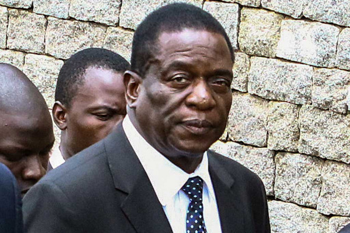 Mnangagwa, mantan kepala keamanan diperkirakan akan mengambil alih jabatan sebagai presiden negara itu.