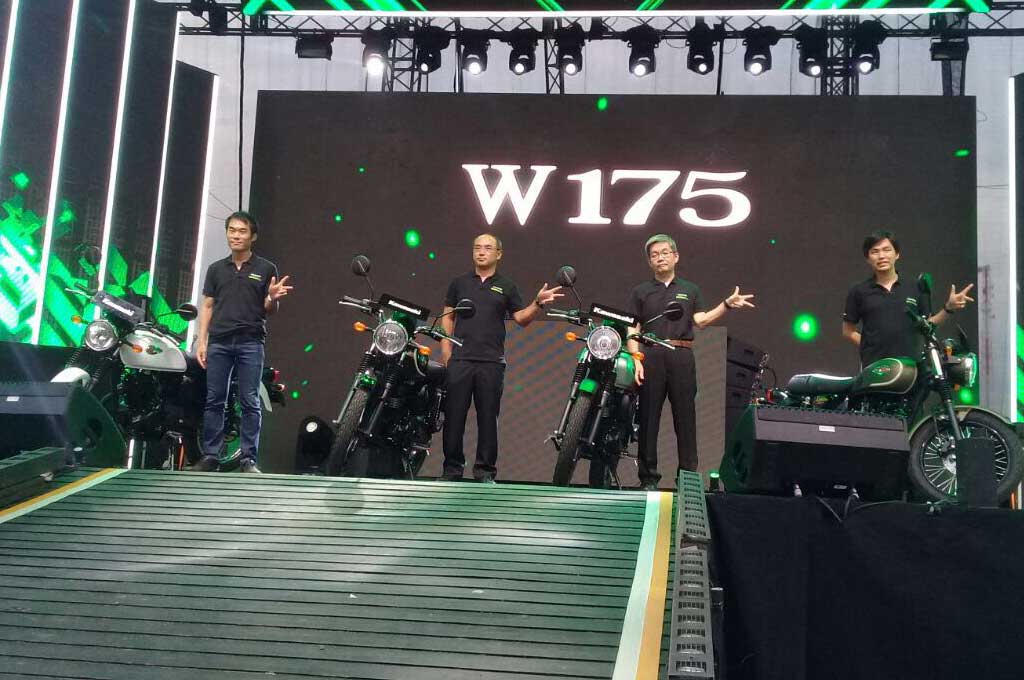 Kawasaki juga meluncurkan W175 yang merupakan motor bergenre classic naked. KMI berharap dengan adanya W175 di pasar nasional, bisa memenuhi permintaan di segmen motor tersebut.