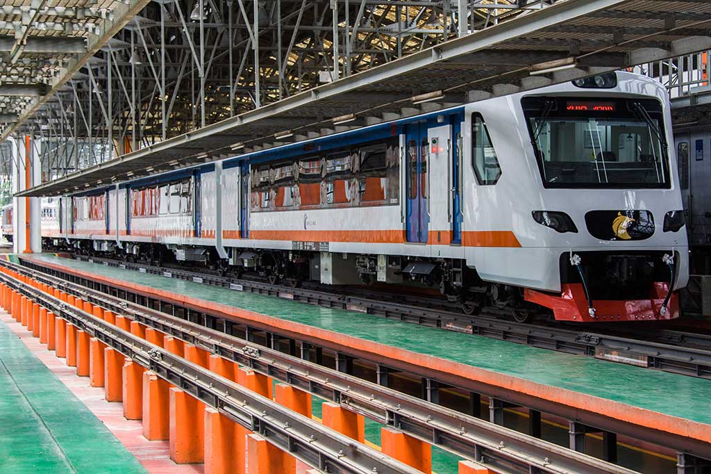 Kereta bandara akan singgah di 5 stasiun yaitu Manggarai, Sudirman Baru, Bukit Duri, Batu Ceper dan Stasiun Bandara Soekarno Hatta.