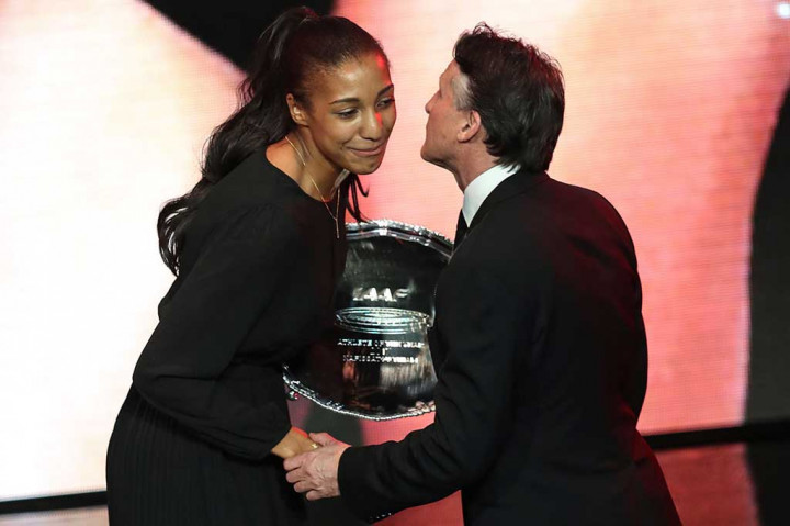 Sementara atlet Belgia Thiam, 23, juga merebut gelar juara dunia untuk menambah koleksi medali emas Olimpiade dan menembus ambang 7.000 poin setelah mencatat 7.013 poin pada sebuah invitasi di Austria.