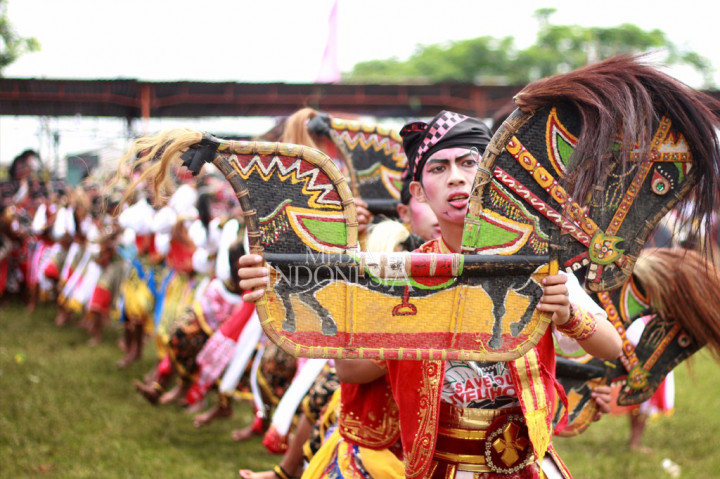 Pemerintah Provinsi Jawa Tengah (Jateng) saat ini tengah berupaya menaikkan martabat kuda lumping sebagai kesenian kebanggaan wilayahnya. 