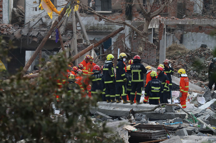 Belum diketahui penyebab dari ledakan tersebut. Kepolisian setempat hingga kini masih mencari tahu penyebab ledakan.