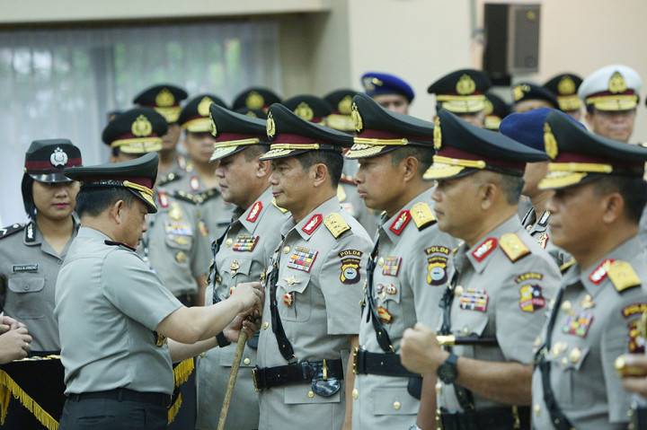 Kapolri Jenderal Tito Karnavian melantik 475 perwira tinggi dan menengah Polri di Rupatama Mabes Polri, Jakarta.
