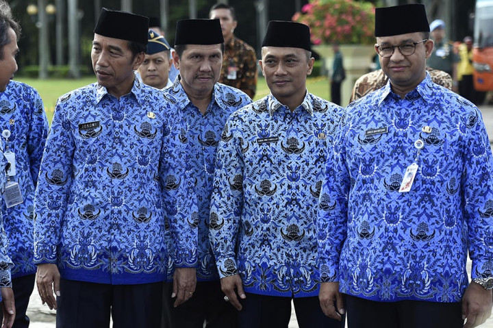 Dalam kesempatan ini, Jokowi turut didampingi oleh Menteri Dalam Negeri Tjahjo Kumolo, MenPAN RB Asman Abnur, Gubernur DKI Jakarta Anies Baswedan