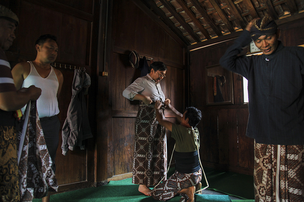 Para abdi dalem kriya tersebut bekerja untuk memenuhi perlengkapan dan kebutuhan keraton akan berbagai perhiasan dari emas dan perak serta alat-alat perlengkapan rumah tangga lainnya. 