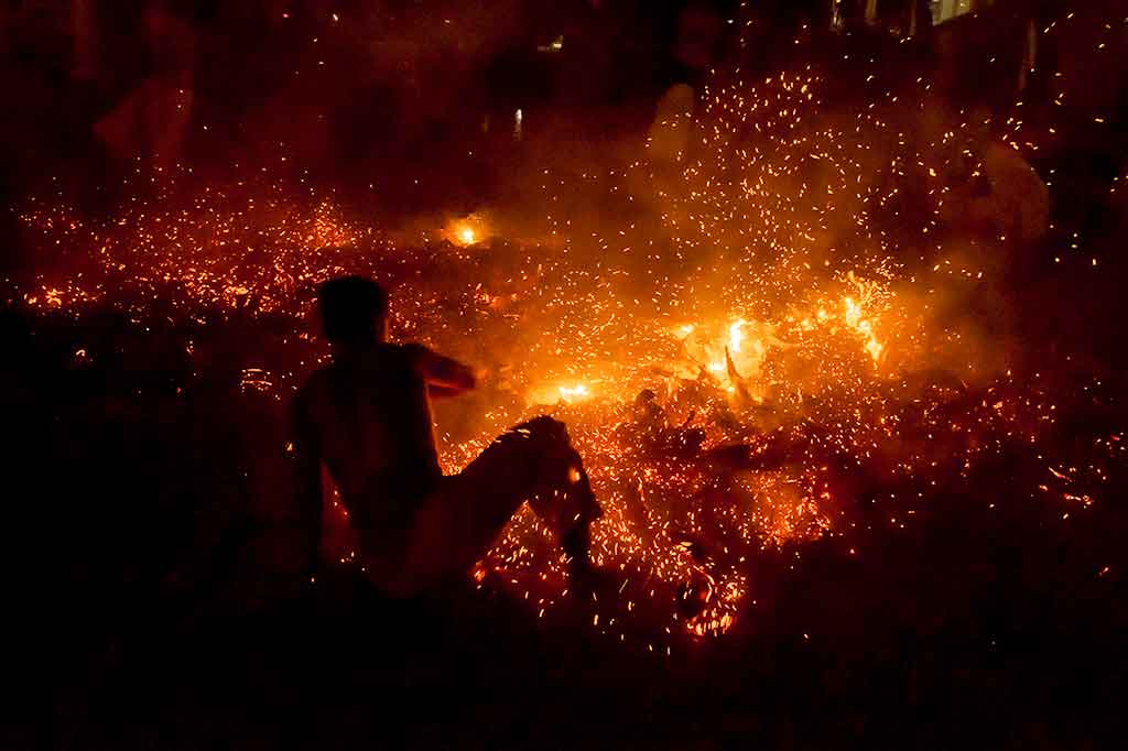 Pesona Tari Zapin tidak akan ada habisnya dan menunggu untuk digali untuk memperkaya seni dan budaya Nusantara. 