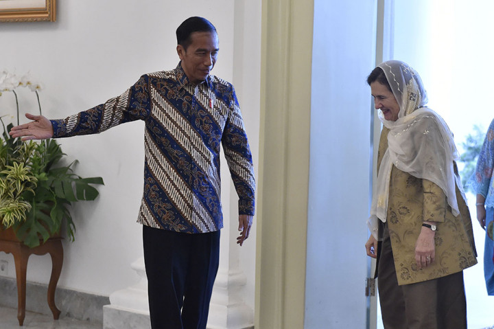 Rula juga mengapresiasi berbagai organisasi bidang kewanitaan yang dinilai membantu memberdayakan perempuan Indonesia. Rula bahkan menyatakan ingin kembali ke Indonesia untuk meninjau peran wanita di tingkat masyarakat di desa-desa.