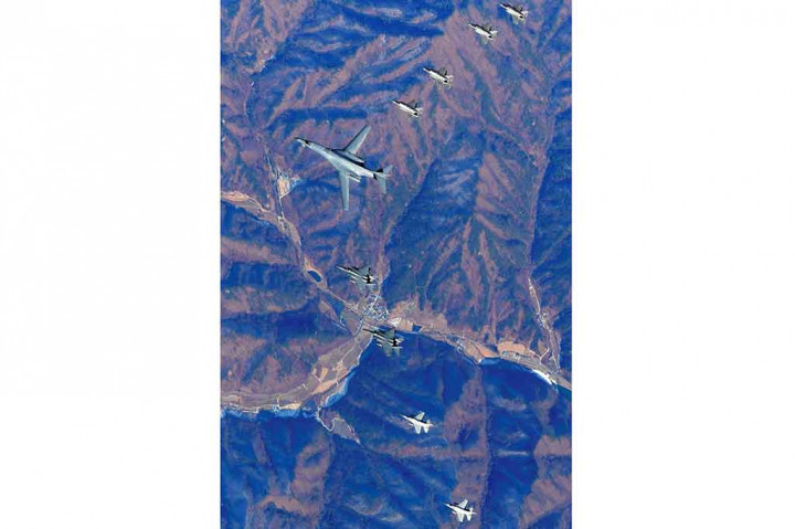 Latihan tahunan antara AS dan Korsel bertajuk 'Vigilant Ace' tersebut, akan berlangsung hingga Jumat, dengan melibatkan 6 pesawat tempur siluman F-22 Raptor di antara lebih dari 230 pesawat yang ikut ambil bagian.