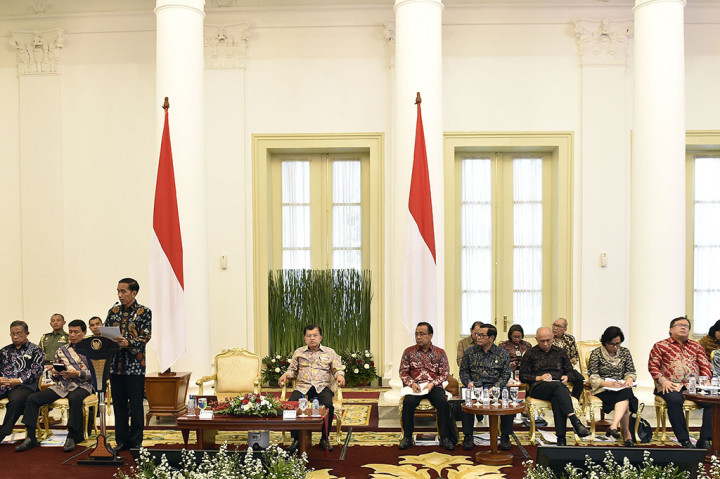 Presiden Joko Widodo (Jokowi) memimpin Sidang Kabinet Paripurna membahas rencana kerja pemerintah tahun 2018 dan persiapan Pilkada serentak tahun 2018 yang diselenggarakan di 171 daerah.