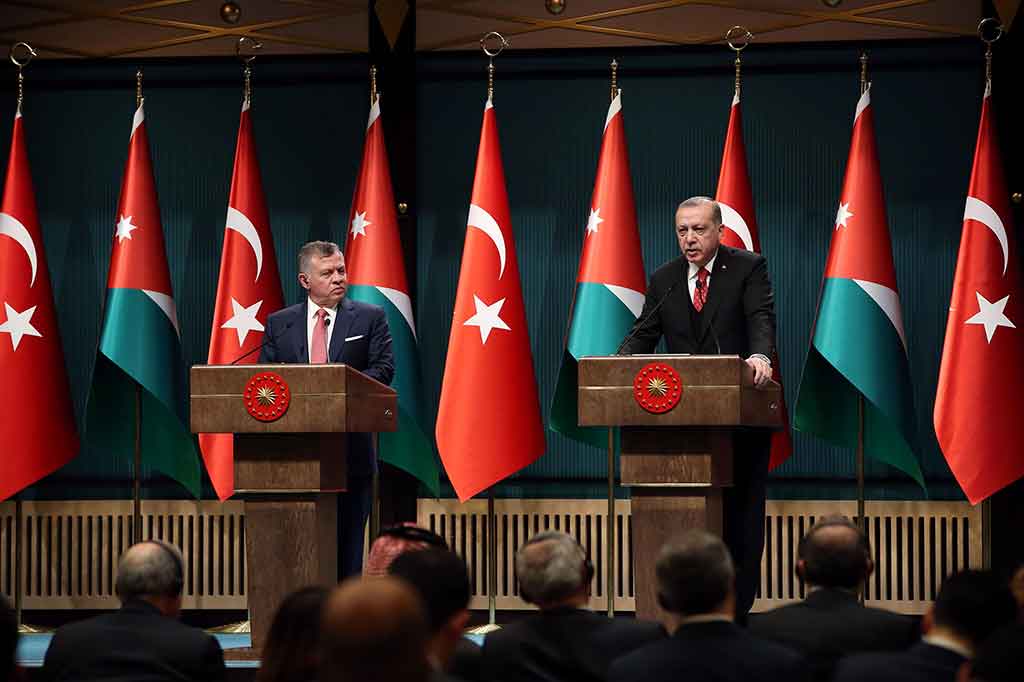 Presiden Turki  Recep Tayyip Erdogan menyebut pengakuan Trump atas Yerusalem sebagai langkah yang tidak bertanggung jawab, sementara Jordania mengatakan langkah Trump merupakan tindakan yang gugur secara hukum karena keputusannya itu merupakan penguatan terhadap pendudukan Israel di wilayah timur kota, yang disengketakan dalam perang Timur Tengah pada 1967. AFP/Turkish Presidential/Yasin Bulbul