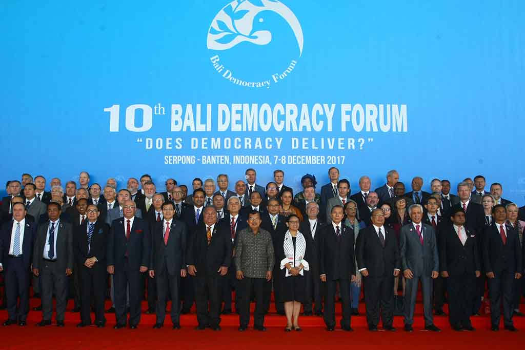 Menlu Retno juga menegaskan Indonesia mengecam pengumuman Trump di Washington DC pada Rabu, 6 Desember 2017 waktu setempat yang mengakui Yerusalem sebagai Ibu Kota Israel. 