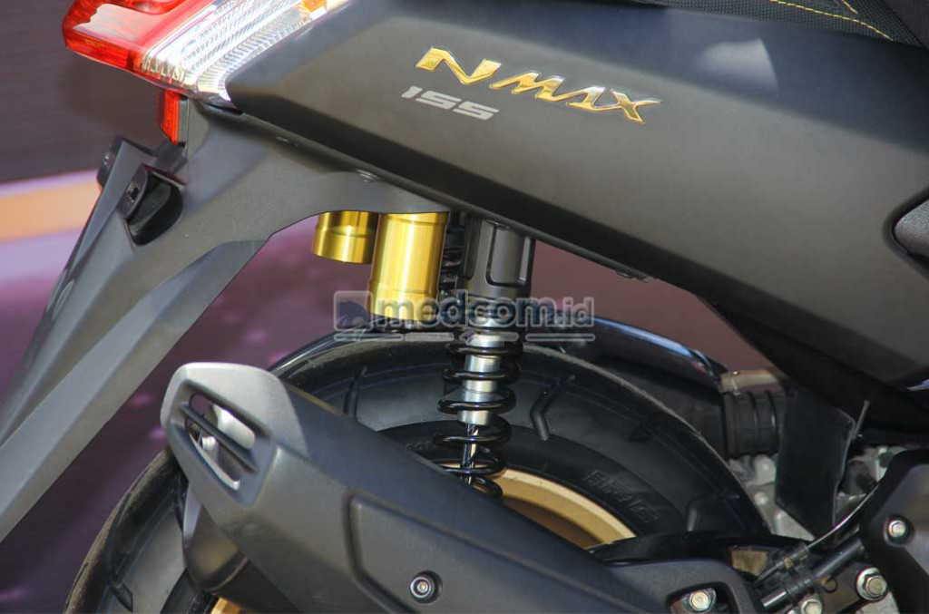 Salah satu bagian yang mendapat ubahan besar dari Yamaha, mengingat banyak konsumen yang mengeluhkan suspensi motor ini terasa cukup rigid. Sehingga dibuatlah versi update dengan tambahan tabung udara. medcom/Ahmad Garuda