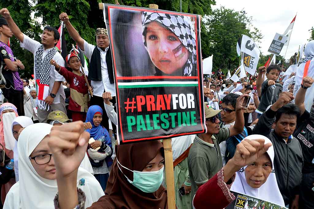 Sohibul berharap Trump bisa mengoreksi keputusan yang menuai kecaman dari masyarakat dunia, bahkan tidak didukung oleh warga AS sendiri. 