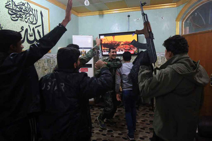 PM Irak menyeru semua rakyat Irak agar bersatu sebagai senjata yang memungkinkan untuk mengalahkan IS. 