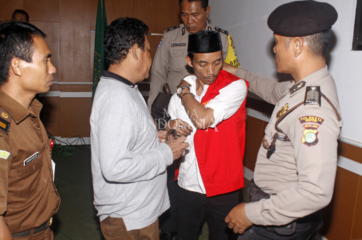 Bos Koperasi Pandawa Group Salman Nuryanto divonis 15 tahun penjara dan denda Rp 200 miliar subsider 6 bulan kurungan terkait kasus investasi bodong.