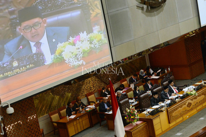 Rapat Paripurna mengesahkan Rancangan Undang-Undang (RUU) Tentang Kepalangmerahan menjadi Undang-Undang dan Pidato Penutupan Masa Persidangan II Tahun Sidang 2017 - 2018.