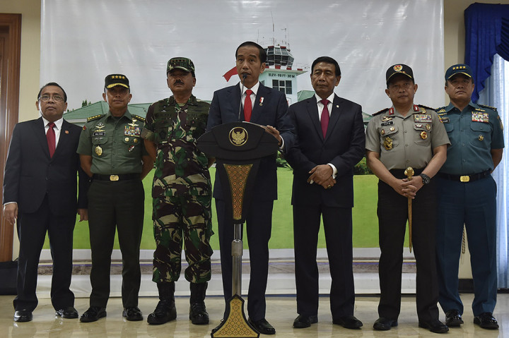 Presiden menuju Istanbul Turki untuk menghadiri KTT Luar Biasa OKI yang membahas sengketa Israel dan Palestina pascakeputusan sepihak Presiden AS Donald Trump yang mengakui Yerusalem sebagai Ibu Kota Israel.