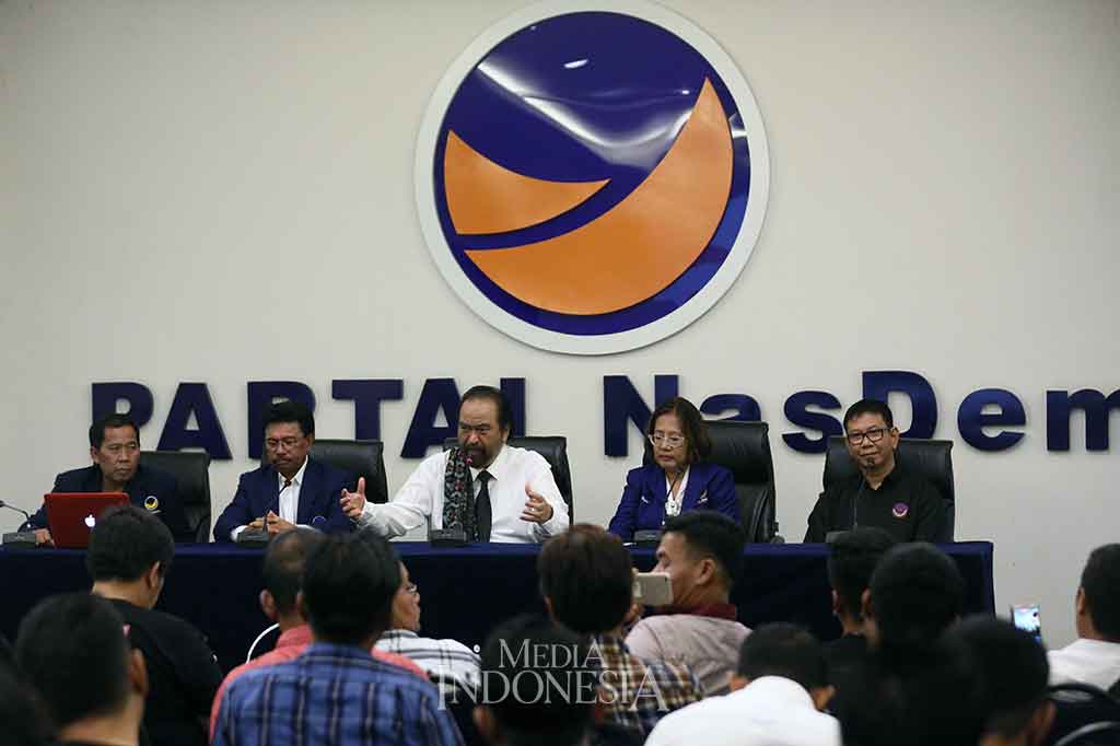 Surya menegaskan kendati NasDem merupakan partai pendukung pemerintahan Jokowi-Jusuf Kalla, namun tetap meminta evaluasi dan koreksi bila kebijakan dirasa kurang pas. Salah satunya adalah pelarangan cantrang.