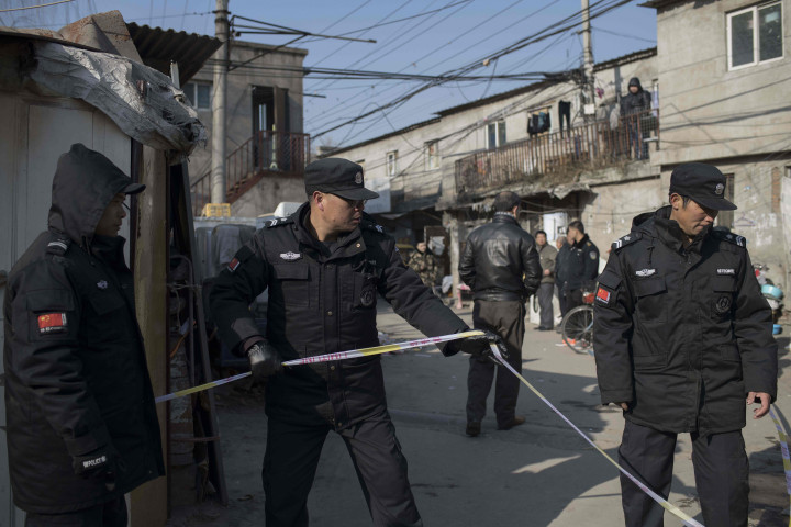Diketahui lima orang tewas dan delapan orang terluka akibat kejadian ini.