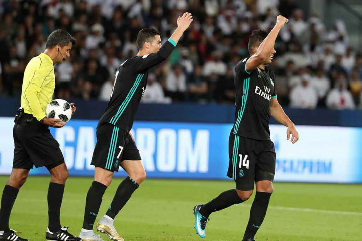 Bermain di Stadion Zayed Sports City di Abu Dhabi, Kamis, 14 Desember 2017 dini hari WIB, Real Madrid tampil menyerang sejak awal laga. Madrid sempat dua kali membobol gawang Al Jazira, namun dianulir wasit, satu diantaranya setelah konsultasi panjang antara wasit dan asisten videonya. AFP/Karim Sahib