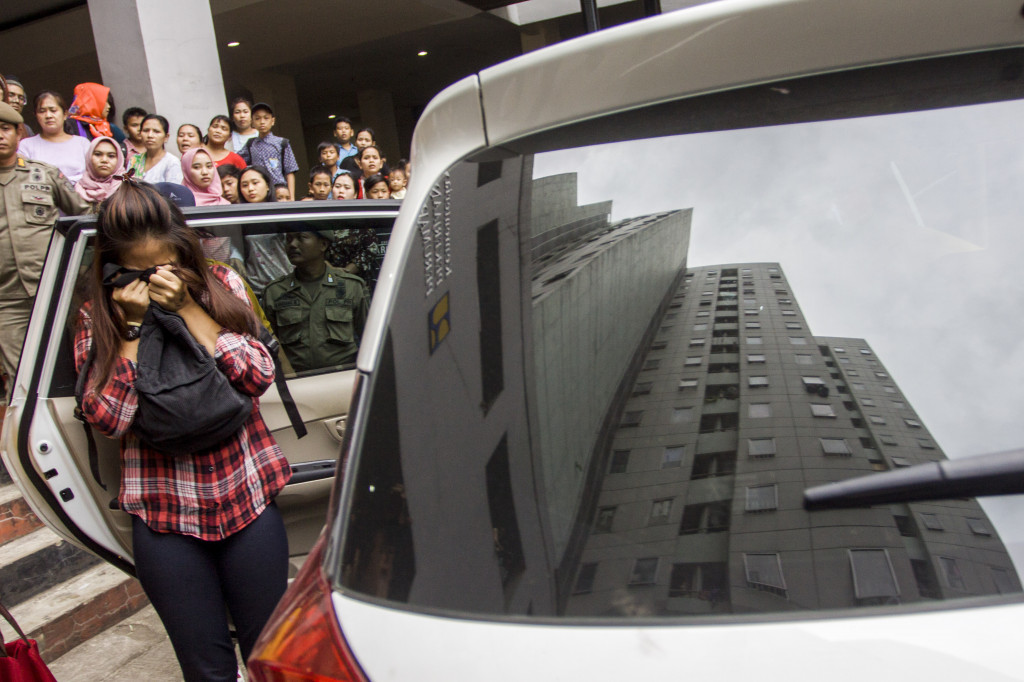 Badan Narkotika Nasional Provinsi (BNNP) DKI Jakarta berkerja sama dengan kepolisian menggelar razia narkoba terkait upaya pengejaran bandar narkotik yang sudah menjadi Target Operasi (TO) penyidik, dan dalam operasi tersebut diamankan tiga orang tersangka. 