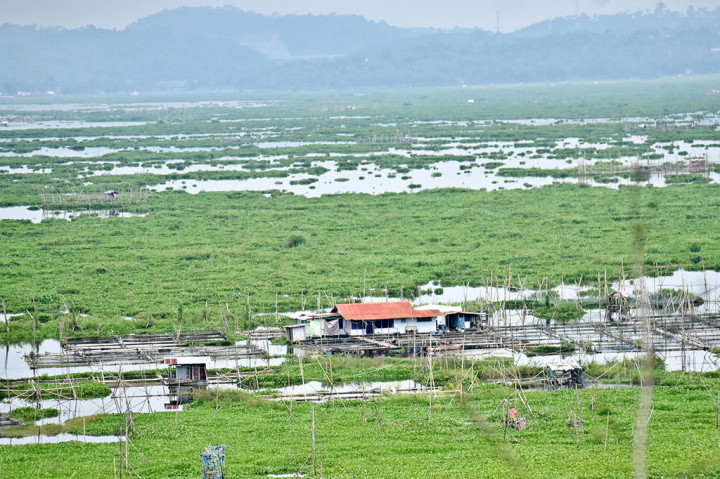 Sebagai pengendali banjir, sumber irigasi pertanian, penyedia ikan yang melimpah bagi nelayan air tawar, penyedia air bersih dan sumber penggerak pembangkit listrik tenaga air (PLTA) mengisi daftar fungsi danau itu. 