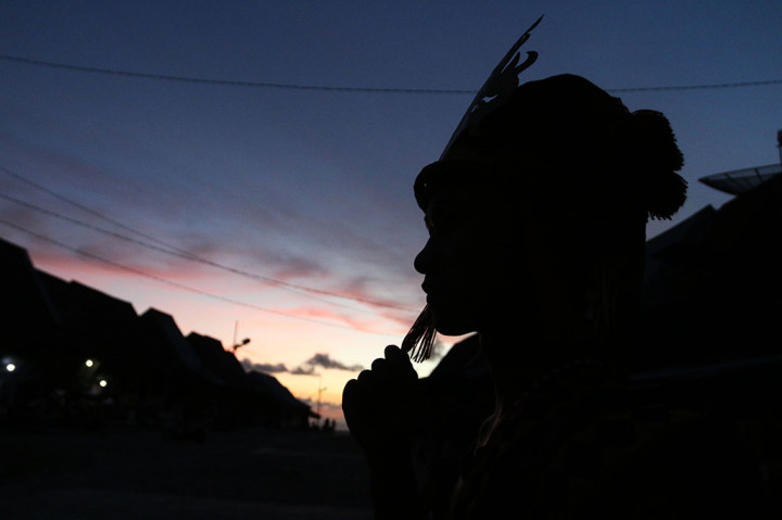 Kepedulian dan regenerasi menjadi kata kunci agar lompat batu tetap terjaga, sehingga budaya Indonesia semakin dikenal di dunia internasional.