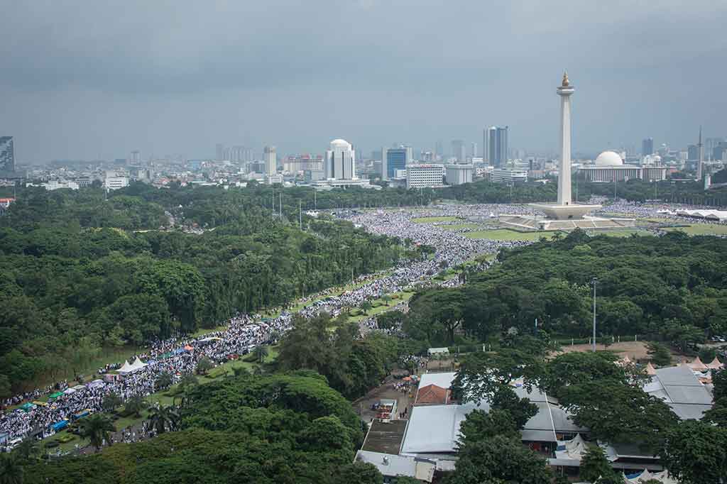 Massa Aksi Bela Palestina terkonsentrasi di sejumlah titik dan terpusat di Lapangan Monumen Nasional (Monas). Peserta aksi juga tersebar di sekitar Gambir dan Bundaran Patung Arjuna Wiwaha, Jakarta Pusat.