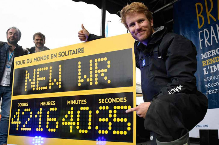 Gabart memecahkan rekor dunia berlayar mengelilingi dunia sendirian, dalam waktu 42 hari, 16 jam, 40 menit dan 35 detik. Catatan waktunya memang belum bisa diverifikasi secara final oleh World Sailing Speed Council, yang akan memeriksa data GPS kapal sebelum mengonfirmasi hasilnya.