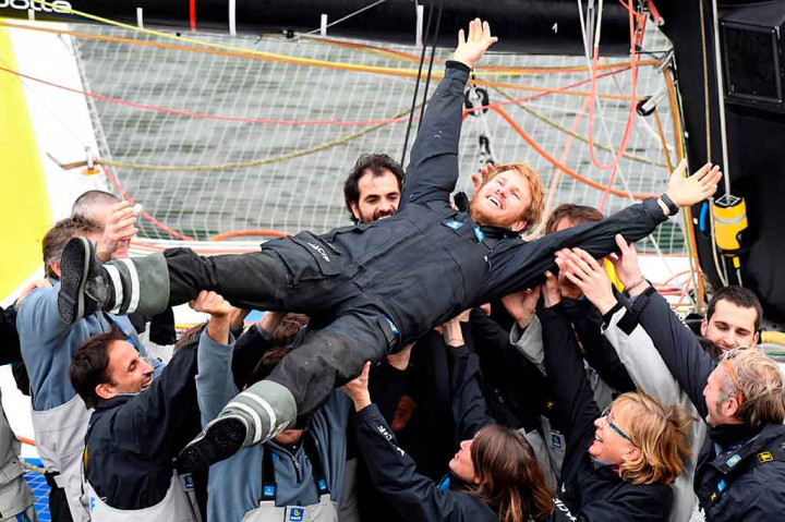 Gabart memecahkan rekor yang dipegang rekan senegaranya Thomas Coville, tahun lalu, dengan waktu 49 Hari 3 jam. Gabart menjadi pemegang gelar keempat untuk rekor dunia pelayaran solo tanpa henti.