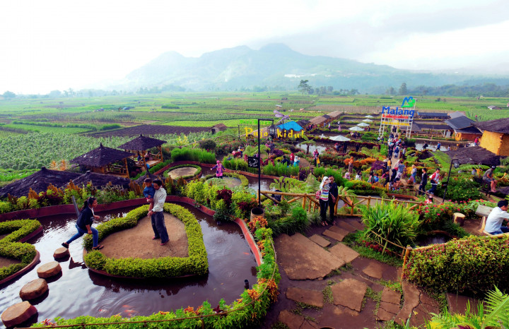 Salah satu spot 'wajib' bagi pengunjung untuk berswafoto ketika berkunjung ke Cafe Sawah, Pujon Kidul, Kab. Malang.