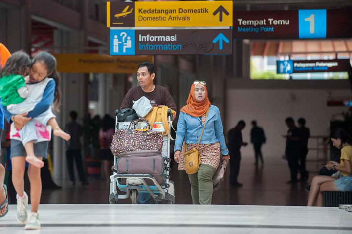 Ratusan penerbangan tambahan itu diajukan lima maskapai penerbangan nasional dengan sekitar 80 ribu kursi tersedia. Lima maskapai tersebut yakni Citilink, Garuda Indonesia, Lion Air, Nam Air dan Sriwijaya Air dengan rute terbanyak yang dilayani adalah Surabaya, Jakarta, Makassar, Labuan Bajo, Waingapu, Lombok dan Maumere.