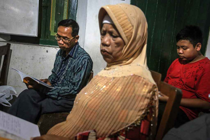 Kini sekolah macapat diperuntukkan kepada segala lapisan masyarakat, tidak memandang strata, asal-usul, dan usia. Sekolah tersebut tanpa dipungut biaya. 