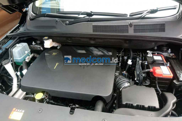 Wuling Cortez menggunakan mesin 1.798 cc 4-silinder DOHC berbahan bakar bensin bertenaga 129 daya kuda di 5.600 rpm dan torsi 174 nm di putaran 3.600-4.600 rpm.