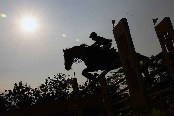 Sementara itu, Provinsi DKI Jakarta dan Jabar juga telah menggelar test even antara lain paralayang, bridge, bola tangan, panjat tebing, squash, equestrian, wushu, menembak dan renang. 