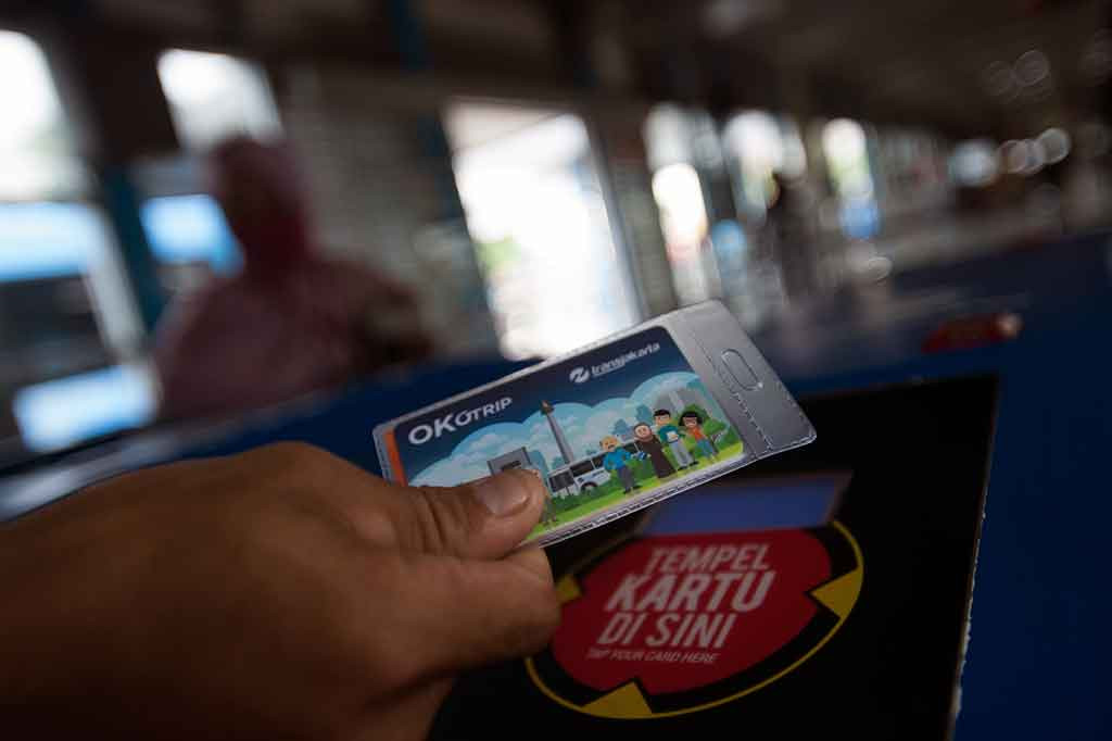 Untuk tahap awal uji coba, para penumpang yang menggunakan Kartu OK-Otrip itu gratis naik TransJakarta selama tiga jam setelah tap pertama. Selama uji coba, pelanggan hanya membayar Rp3.500. Ketentuan ini berlaku pada 13 koridor TransJakarta mulai 22 Desember 2017. Selanjutnya, TransJakarta akan menguji coba program One Otrip selama tiga bulan, mulai 15 Januari 2018 - 15 April 2018.
